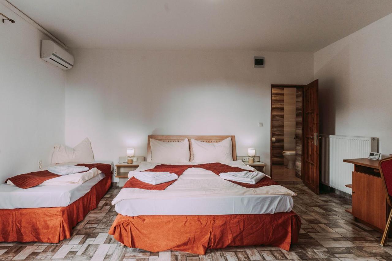 Pelso Wellness Hotel Balatonfenyves Ngoại thất bức ảnh